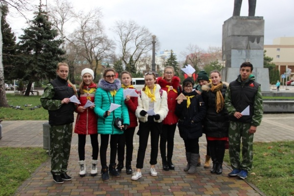 �������