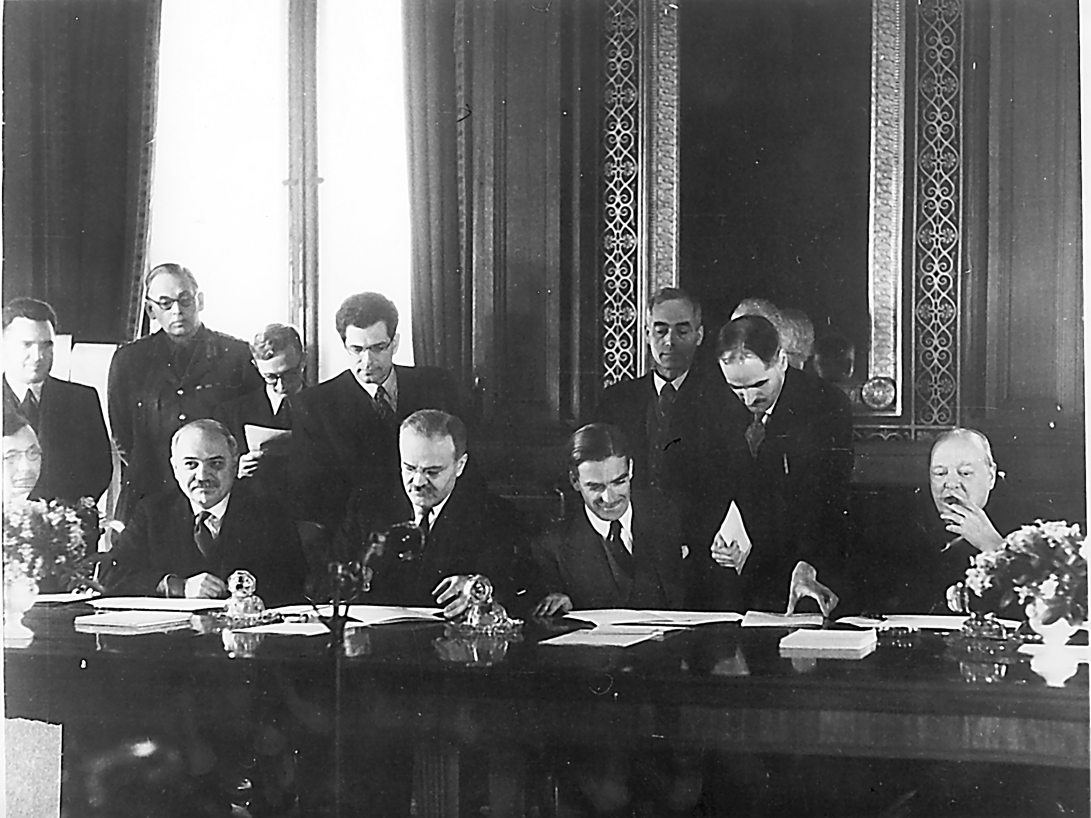 Вторая московская конференция. Подписание договора СССР И Великобритании 1942. Советско-американское соглашение 1942 Рузвельт. Советско-Британское соглашение 12 июля 1941. Молотов и Черчилль в Лондоне 1942 года.
